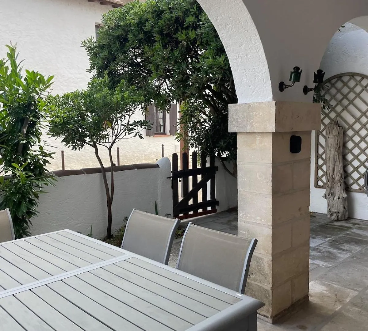Le 45- La Sauvagine, Appartement Avec Grande Terrasse, 6 Couchages, 2 Chambres, 3Min De La Plage Saintes-Maries-de-la-Mer