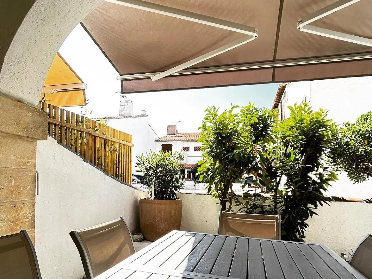 Le 45- La Sauvagine, Appartement Avec Grande Terrasse, 6 Couchages, 2 Chambres, 3Min De La Plage Saintes-Maries-de-la-Mer